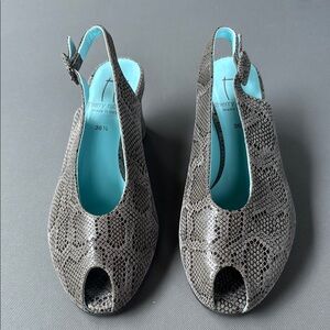 Thierry Rabotin “Florida” Gray Peep Toe Women's Wedge Slingback Shoes size 6